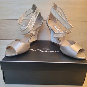 NINA Women's Elyana Wedge Ivory Sandal Size 8